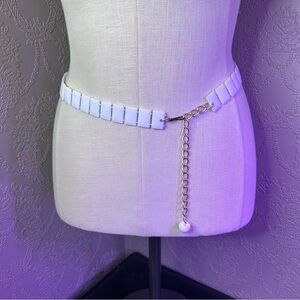 Elegant White Chain Belt vintage plastic